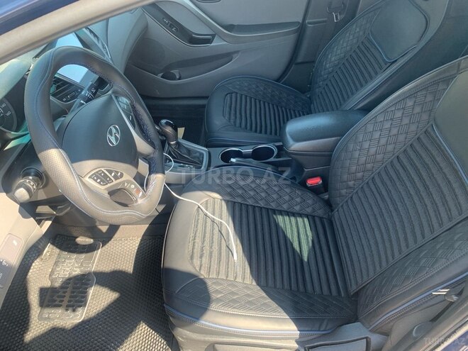 Hyundai Elantra-5