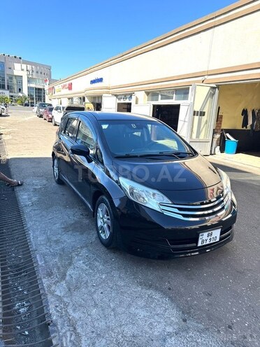 Nissan Note-7