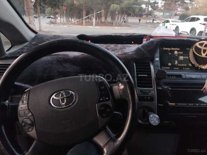 Toyota Prius-5
