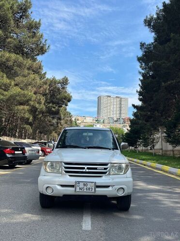 Mitsubishi Pajero io-1