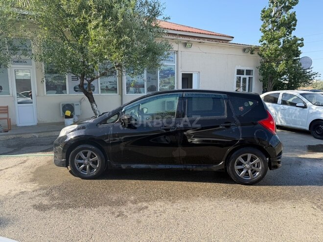 Nissan Note-8