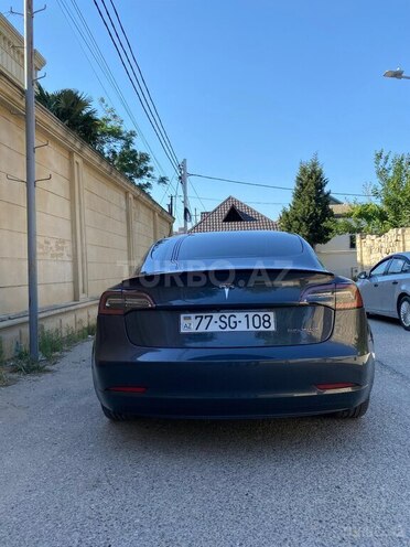 Tesla Model 3-2