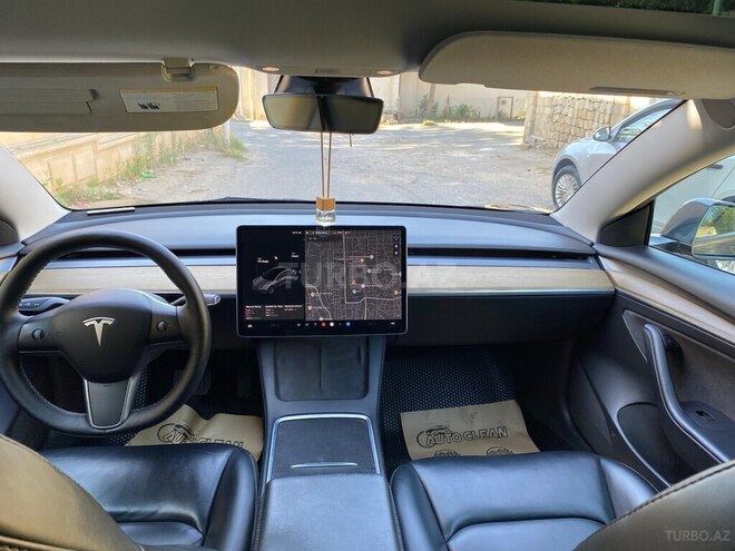Tesla Model 3-3