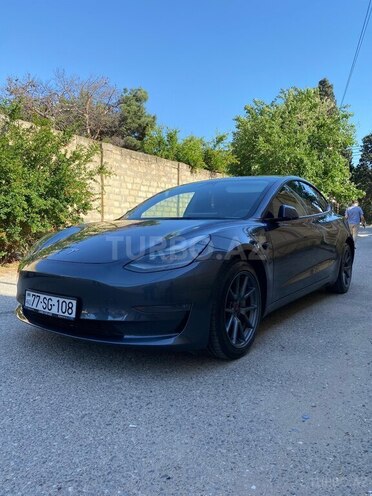 Tesla Model 3-7