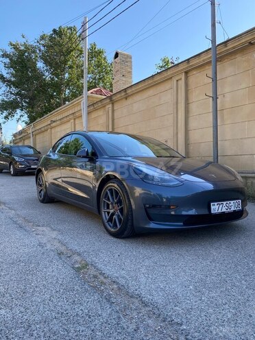 Tesla Model 3-8