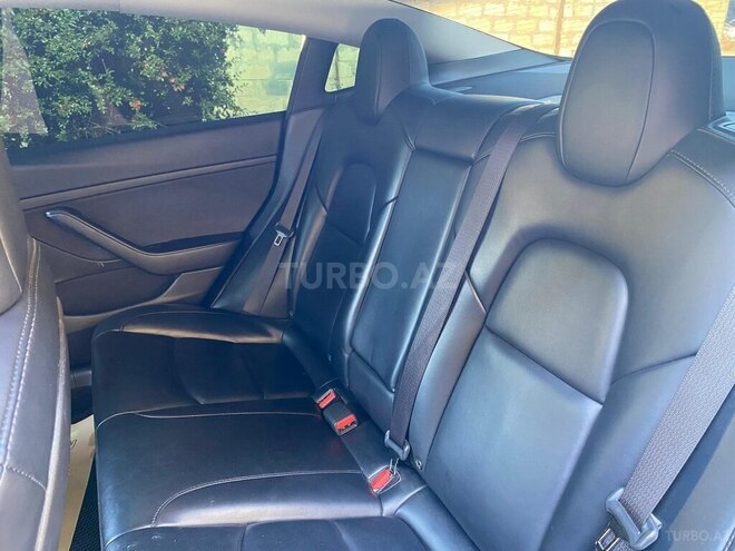 Tesla Model 3-11