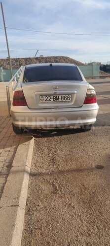 Opel Vectra-11