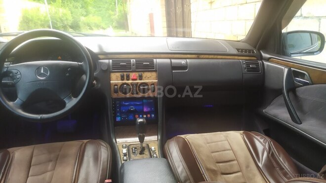 Mercedes E 220-6