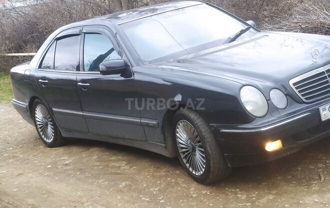 Mercedes E 220-8