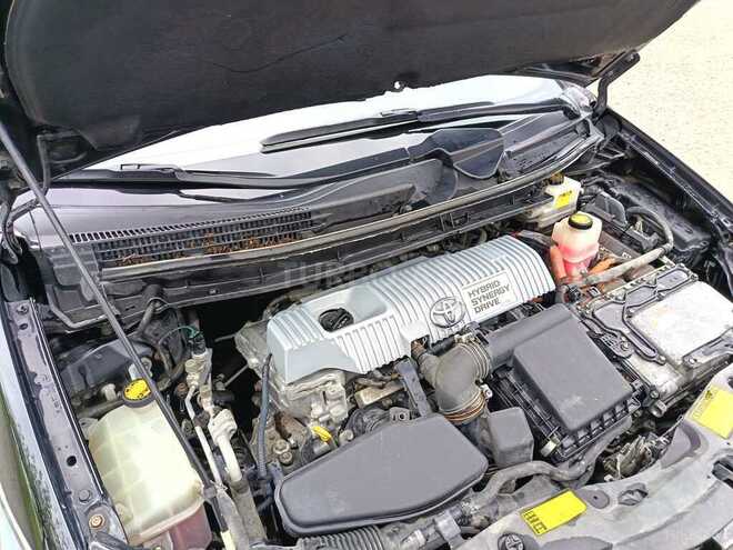Toyota Prius-5