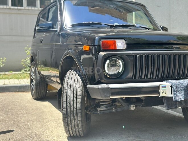 LADA (VAZ) Niva-11