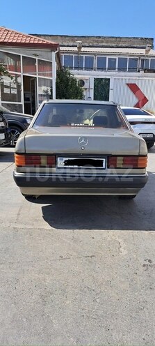 Mercedes 190-4