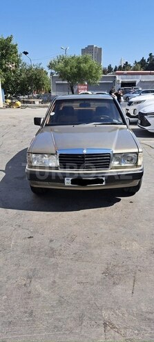 Mercedes 190-1