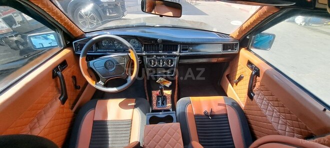 Mercedes 190-10