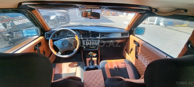 Mercedes 190-8