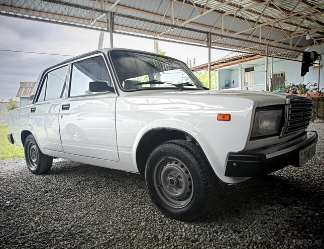 LADA (VAZ) 2107-5