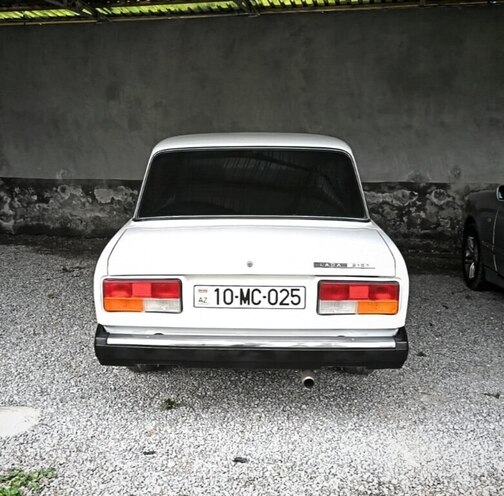 LADA (VAZ) 2107-2
