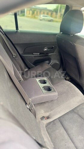 Chevrolet Cruze-11