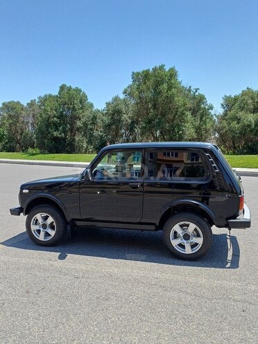 LADA (VAZ) Niva-4