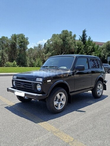 LADA (VAZ) Niva-11
