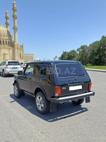LADA (VAZ) Niva-8