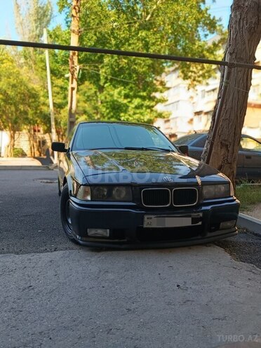 BMW 318-1