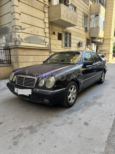 Mercedes E 230-2