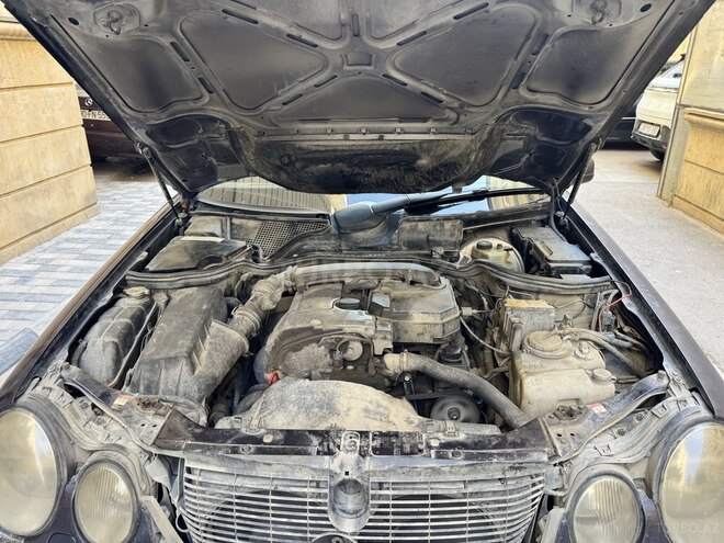 Mercedes E 230-12