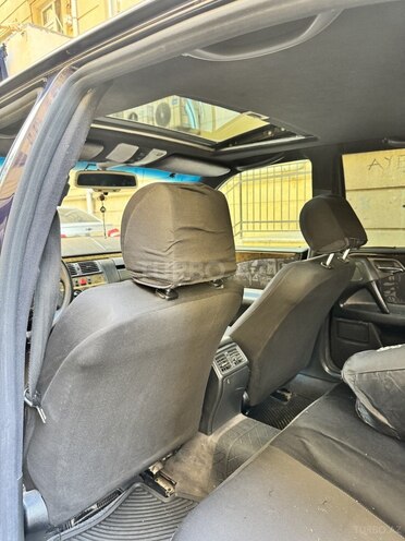 Mercedes E 230-11