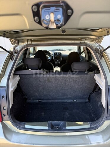 Nissan March-6