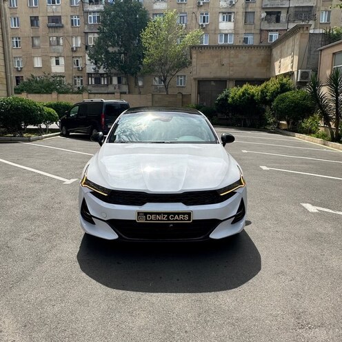 Kia K5-1