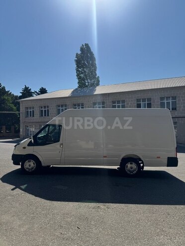 Ford Transit-8