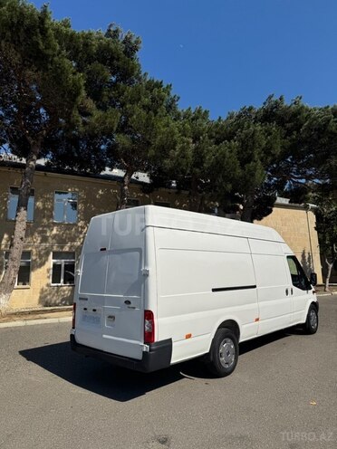 Ford Transit-6