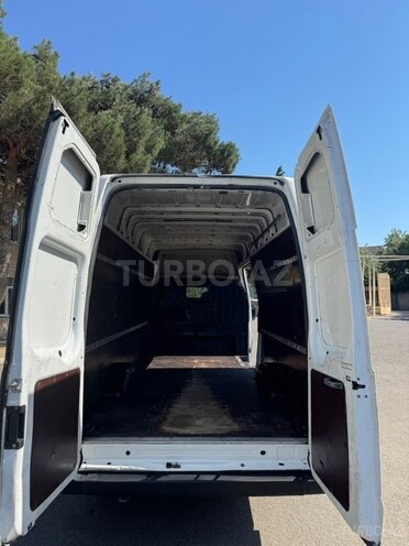 Ford Transit-14