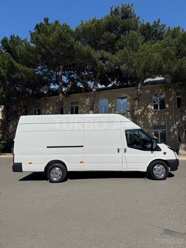 Ford Transit-7