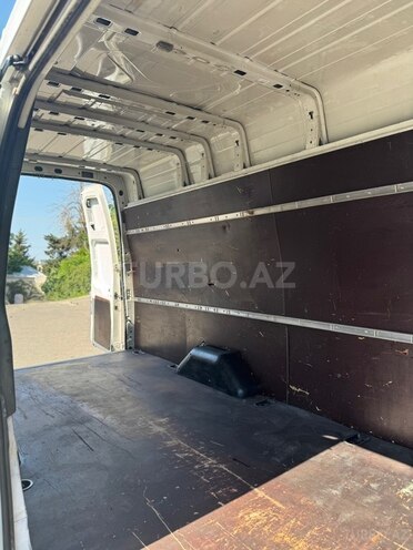 Ford Transit-16