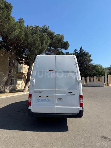 Ford Transit-4