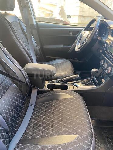 Toyota Corolla-10