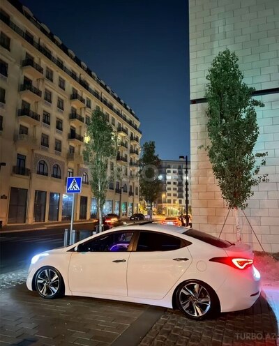 Hyundai Avante-5
