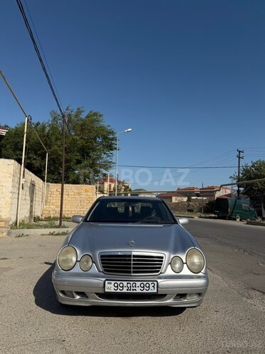 Mercedes E 200-9