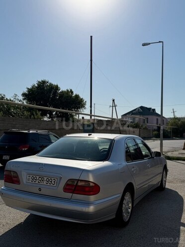 Mercedes E 200-12
