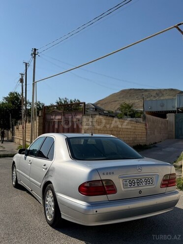 Mercedes E 200-8