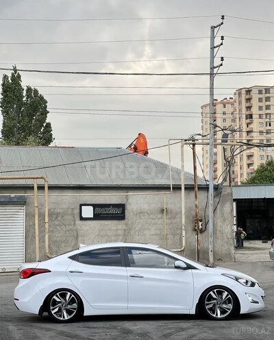 Hyundai Avante-3