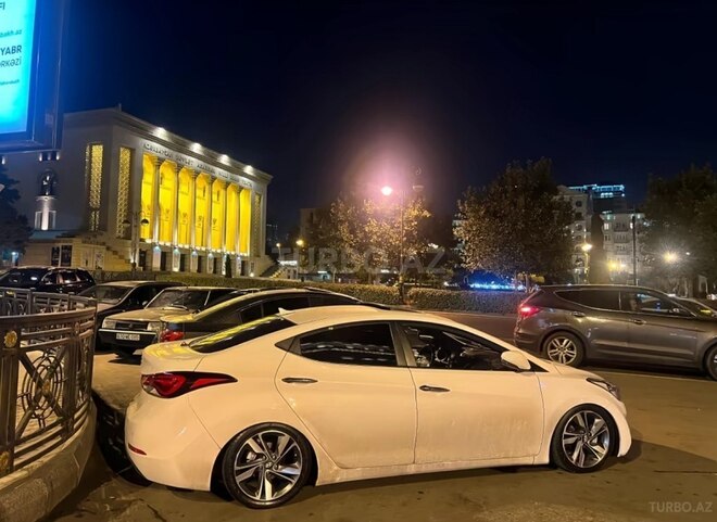 Hyundai Avante-8