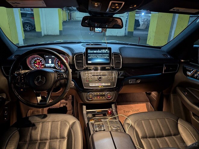 Mercedes GLS 450 4MATIC-10