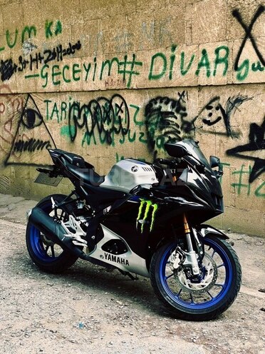 Yamaha R15M-5