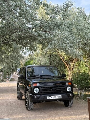 LADA (VAZ) Niva-8