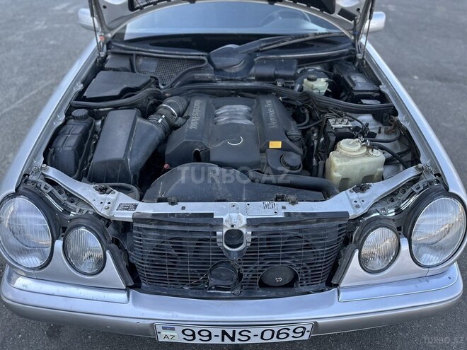 Mercedes E 240-12