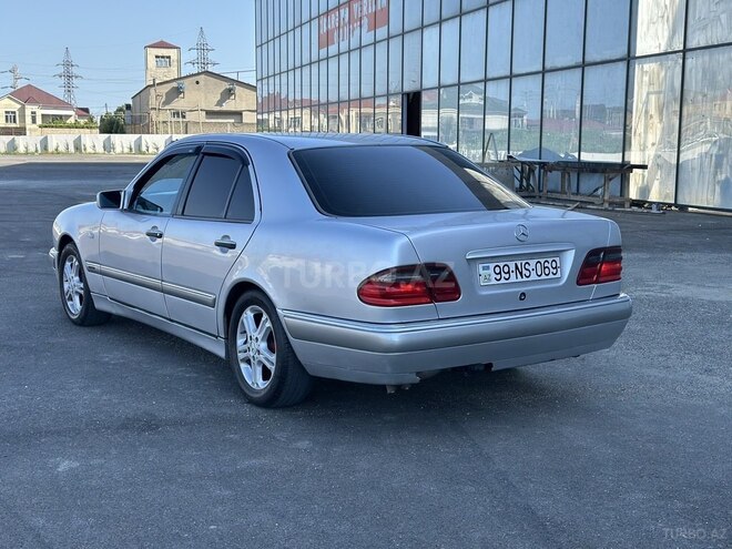Mercedes E 240-7