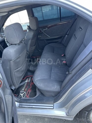 Mercedes E 240-14